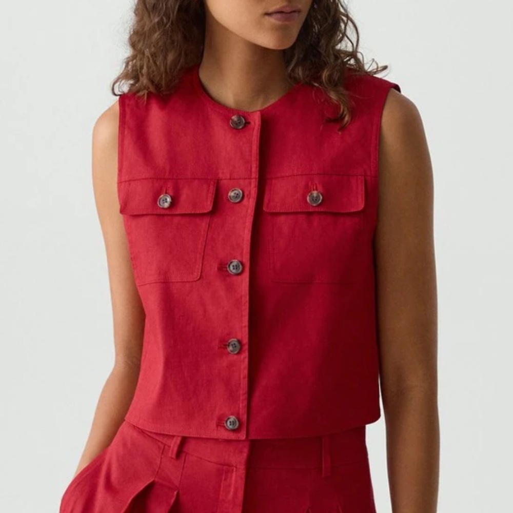 Theory Caliver Trucker Vest in Cherry Sleeveless Crop Top Linen